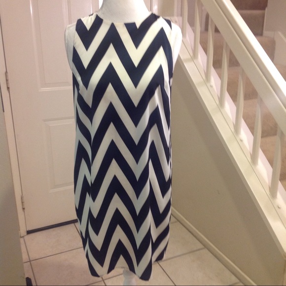 Black/White Chevron Print Dress - Picture 1 of 6